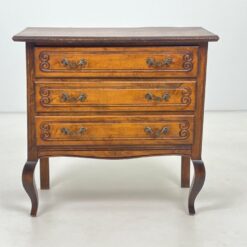 Ąžuolinė trijų stalčių komoda 42x79x77 cm