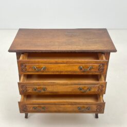 Ąžuolinė trijų stalčių komoda 42x79x77 cm