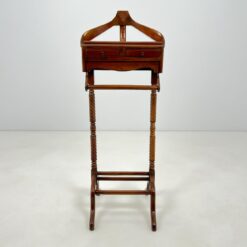 Medinė, "Thonet" stiliaus pastatoma pakaba kostiumui 46x50,5x125 cm
