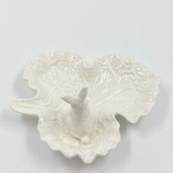 Porcelianinė dekoratyvinė lėkštė su kiškiu “Royal” 19x21x8 cm