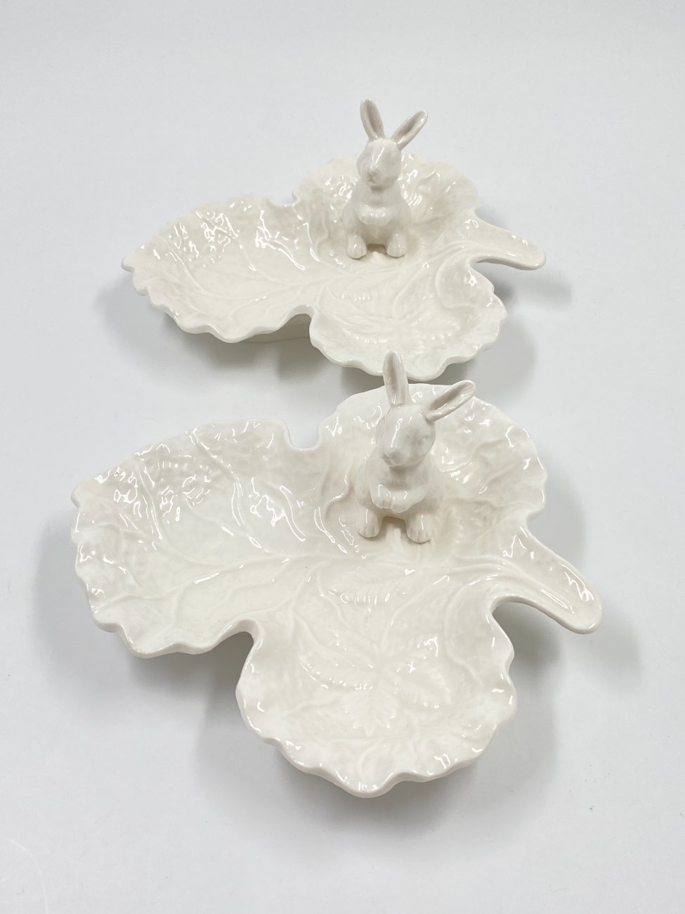 CY0248-dekoratyvines-lekstes-6 Porcelianinė dekoratyvinė lėkštė su kiškiu “Royal” 19x21x8 cm