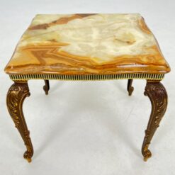 Staliukas su žalvarinėmis kojomis 38x36x34 cm