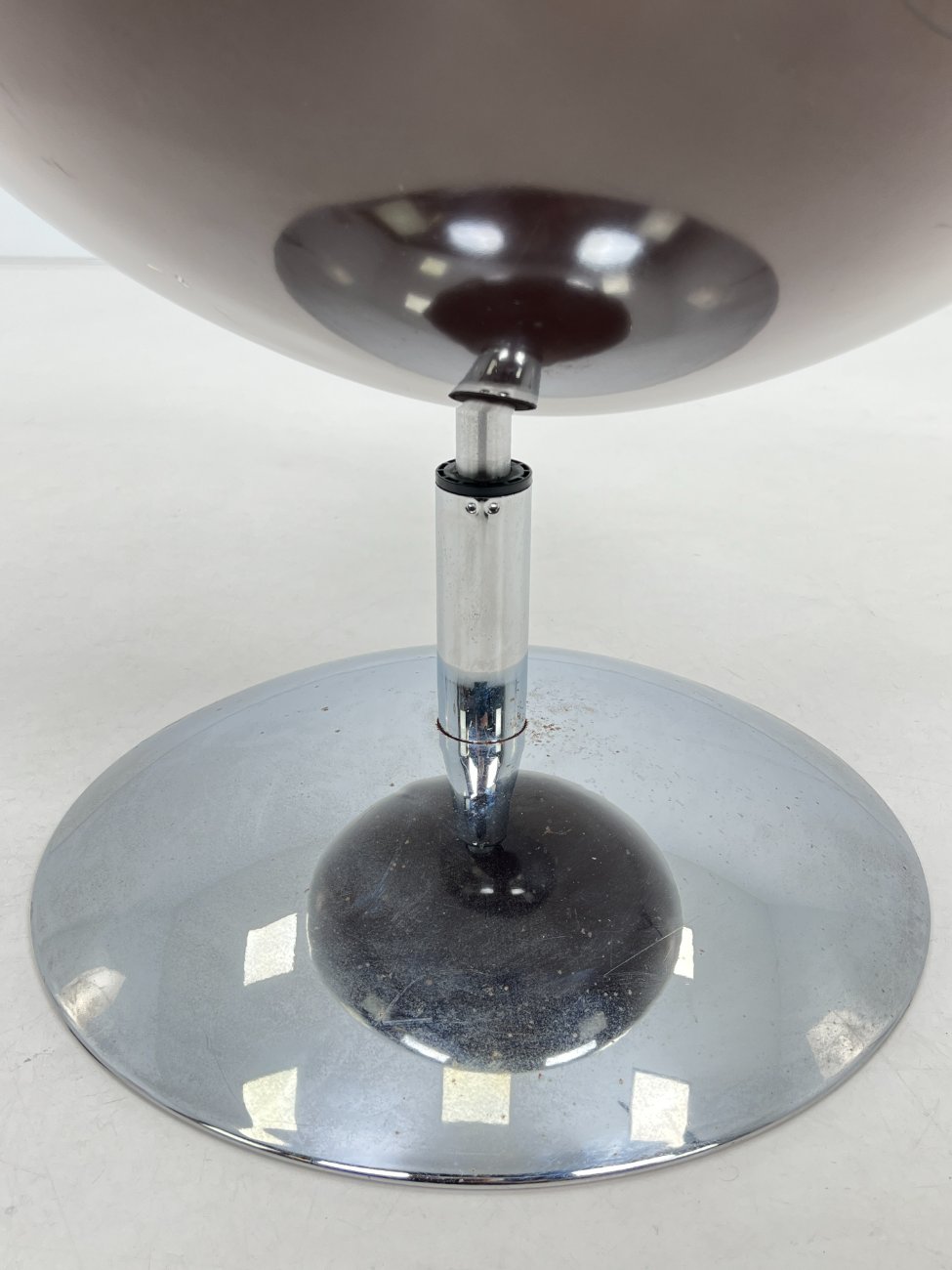 DL0092-foteliai-6 Vintažinis apvalus sukamas fotelis 65x71x77 cm, 46 cm