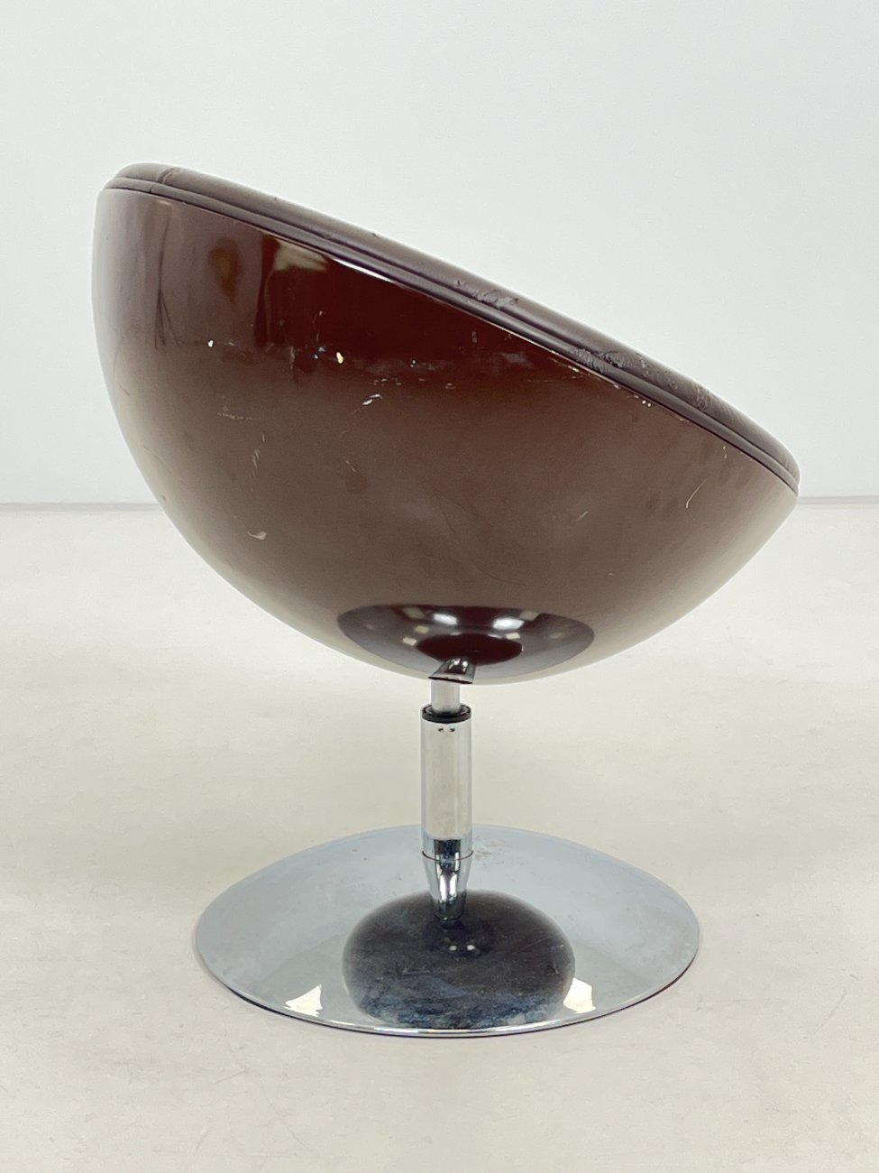 DL0092-foteliai-9 Vintažinis apvalus sukamas fotelis 65x71x77 cm, 46 cm