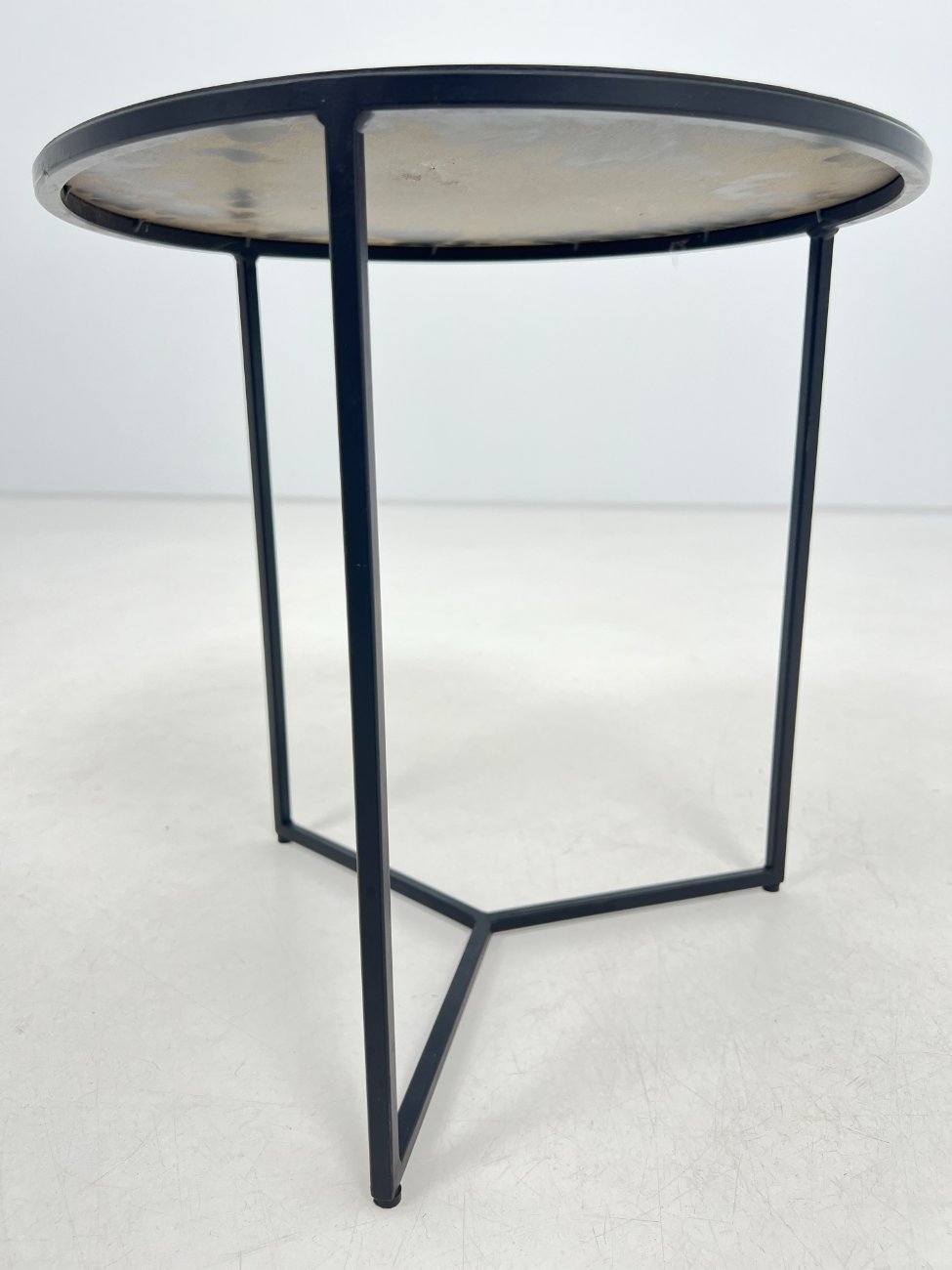 DL0120-stalai-4 Apvalus, metalinis staliukas 40x40x41 cm