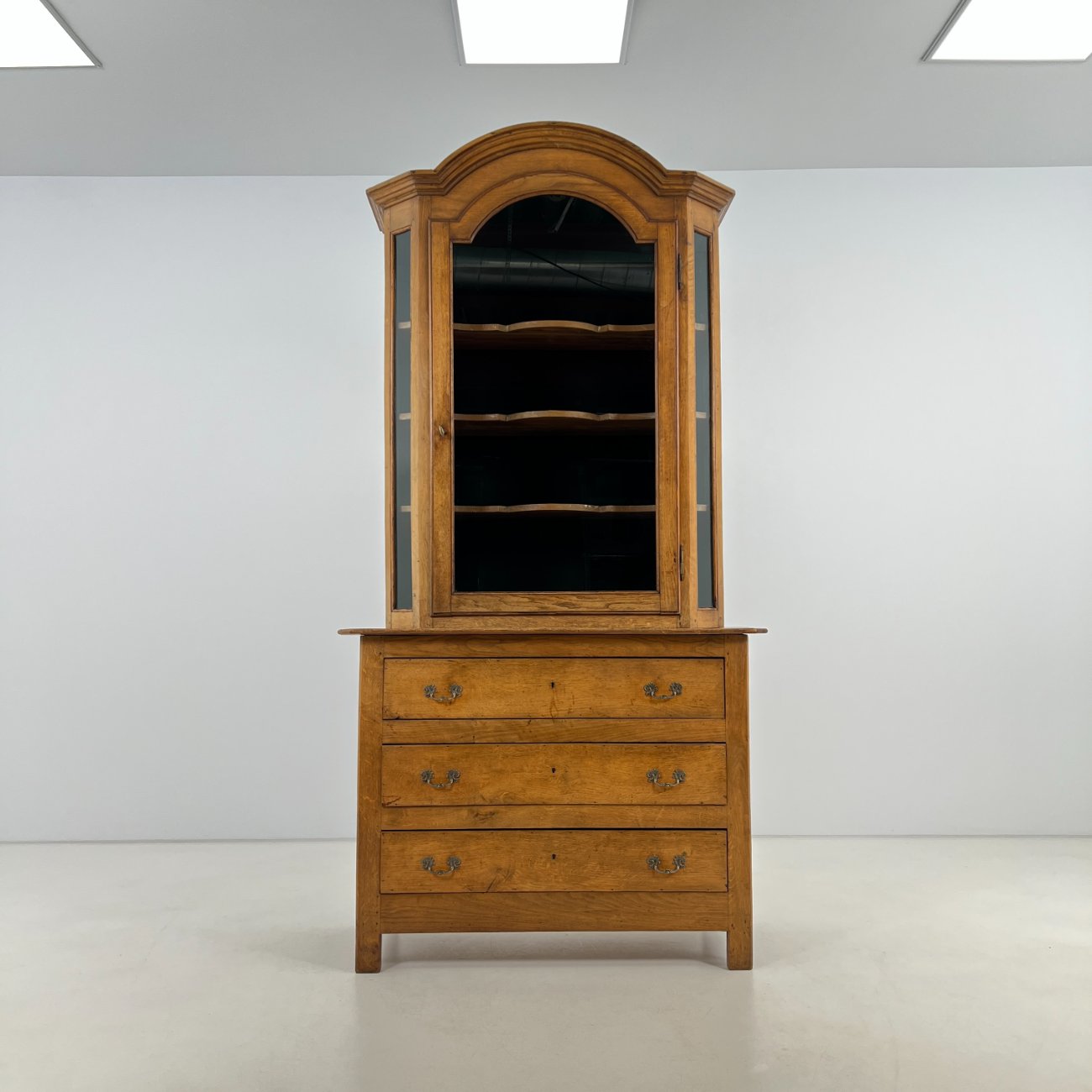 DL0156-bufetai-0 Senovinis, ąžuolinis bufetas 51x121x240 cm