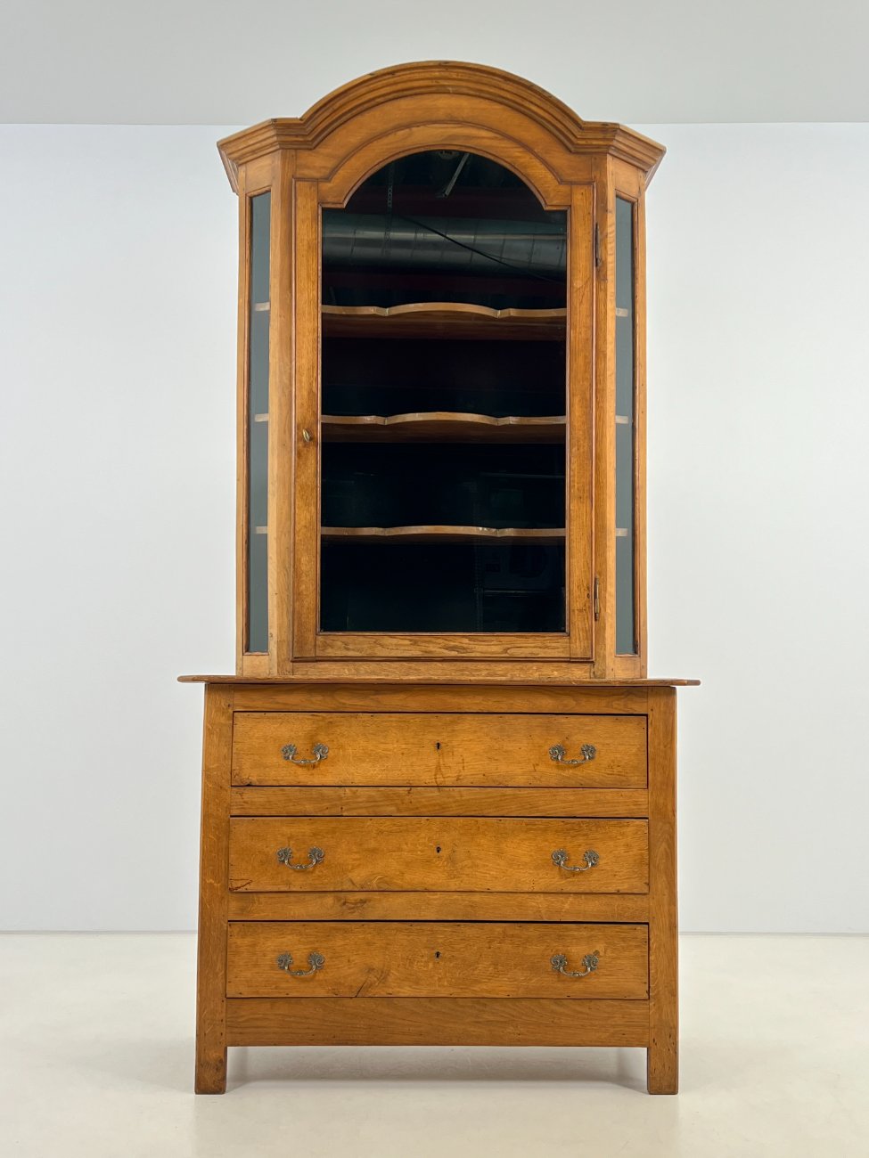 DL0156-bufetai-1 Senovinis, ąžuolinis bufetas 51x121x240 cm