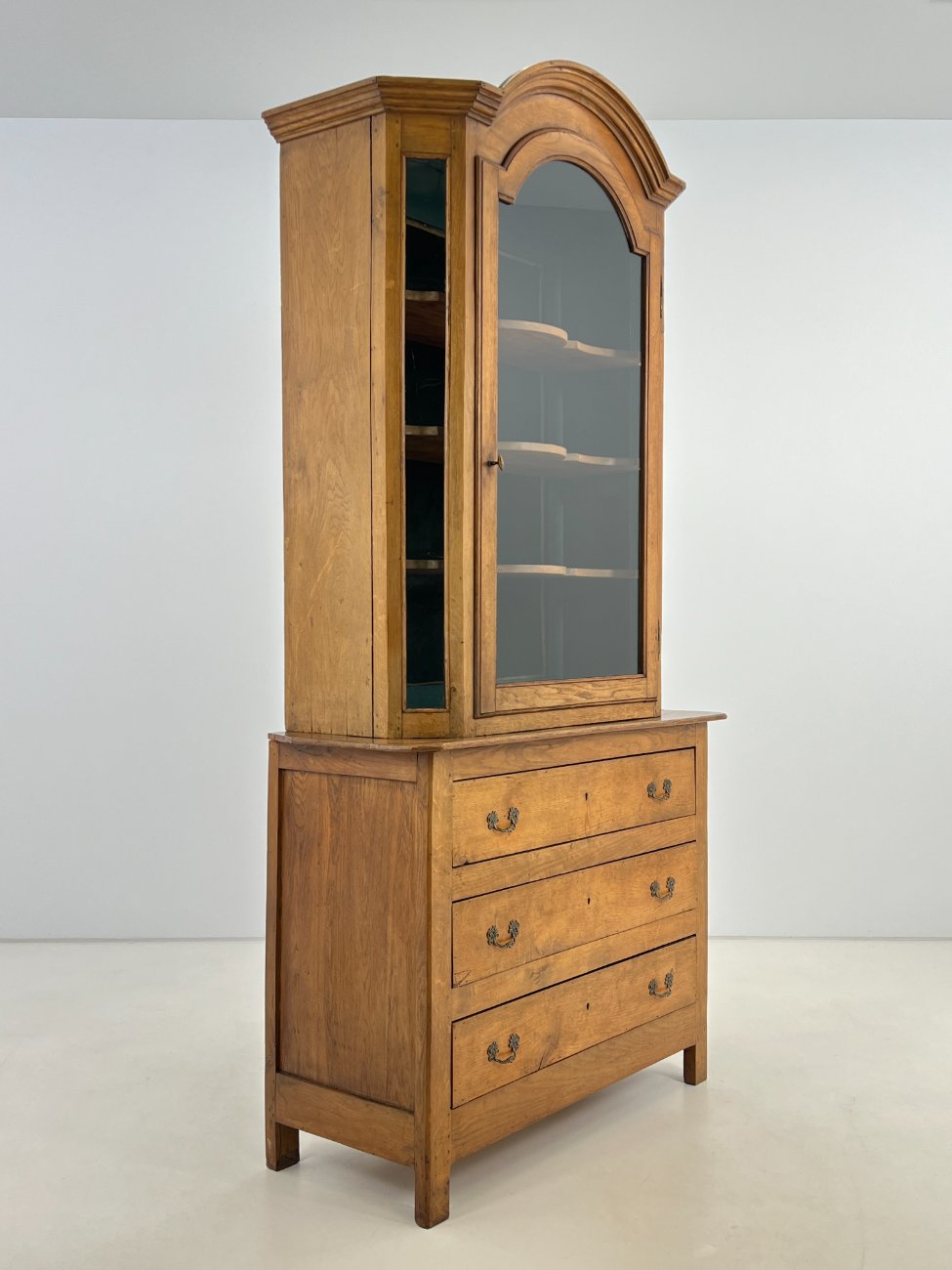 DL0156-bufetai-3 Senovinis, ąžuolinis bufetas 51x121x240 cm