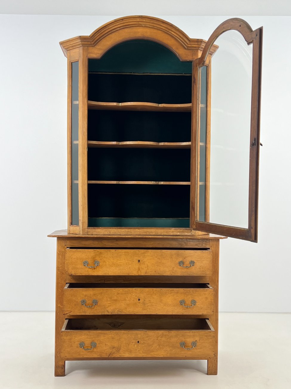 DL0156-bufetai-5 Senovinis, ąžuolinis bufetas 51x121x240 cm