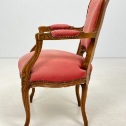 Rokoko stiliaus riešutmedžio krėsliukas 60x58x90 cm, 46 cm