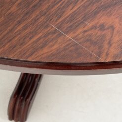 Raudonmedžio staliukas 98x98x51 cm