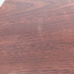 Raudonmedžio staliukas 98x98x51 cm