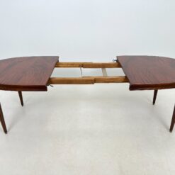 Raudonmedžio stalas puoštas žalvariu 97×178(+85)x77 cm