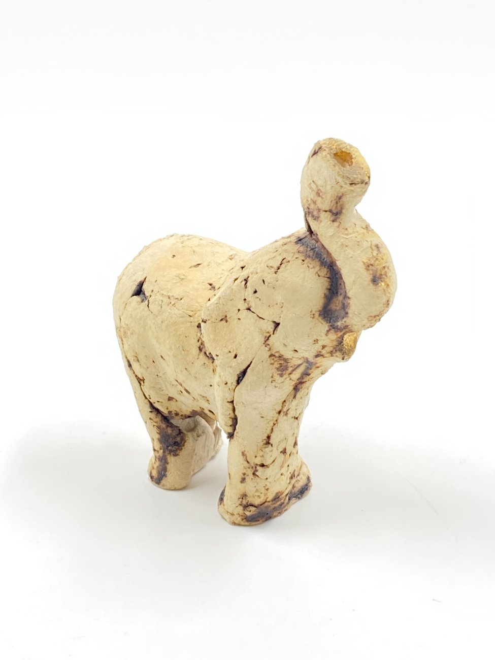 DL0189-keramikines-skulpturos-1 Keramikinė drambliuko statula 7×3.5×8.5 cm