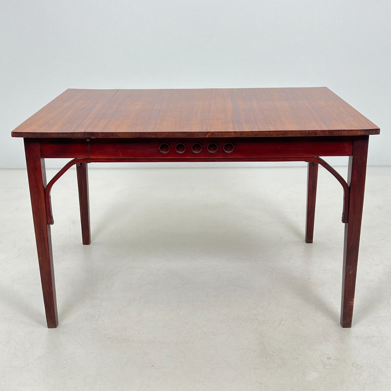 DL0210-stalai-0 Medinis valgomojo stalas 87x121x78 cm