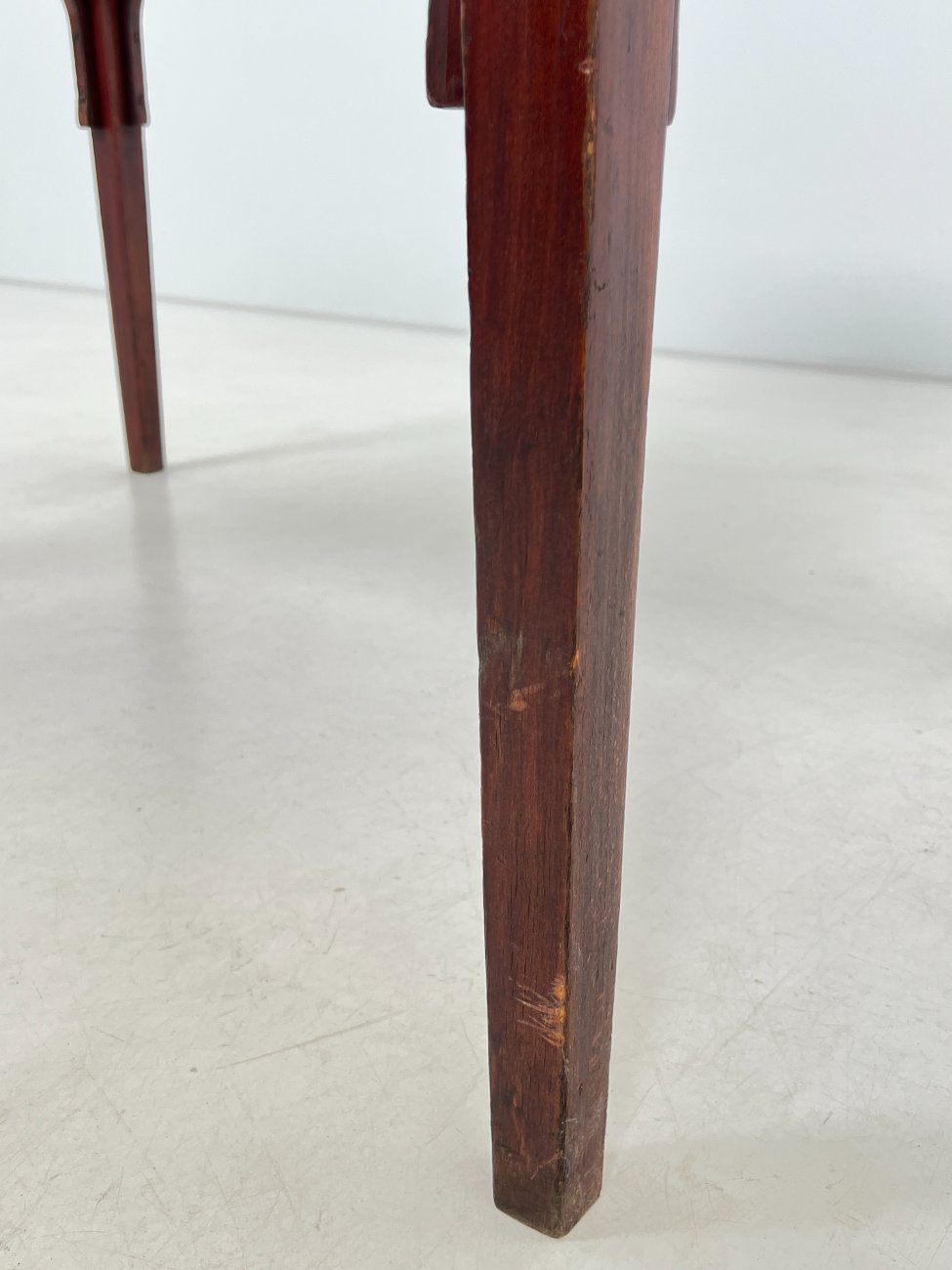 DL0210-stalai-12 Medinis valgomojo stalas 87x121x78 cm