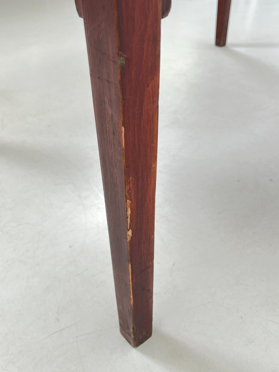 DL0210-stalai-13 Medinis valgomojo stalas 87x121x78 cm