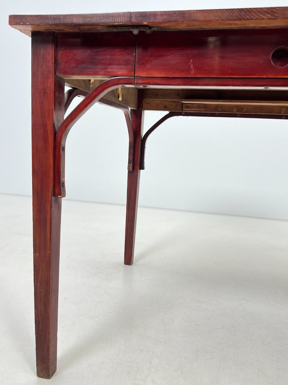 DL0210-stalai-6 Medinis valgomojo stalas 87x121x78 cm