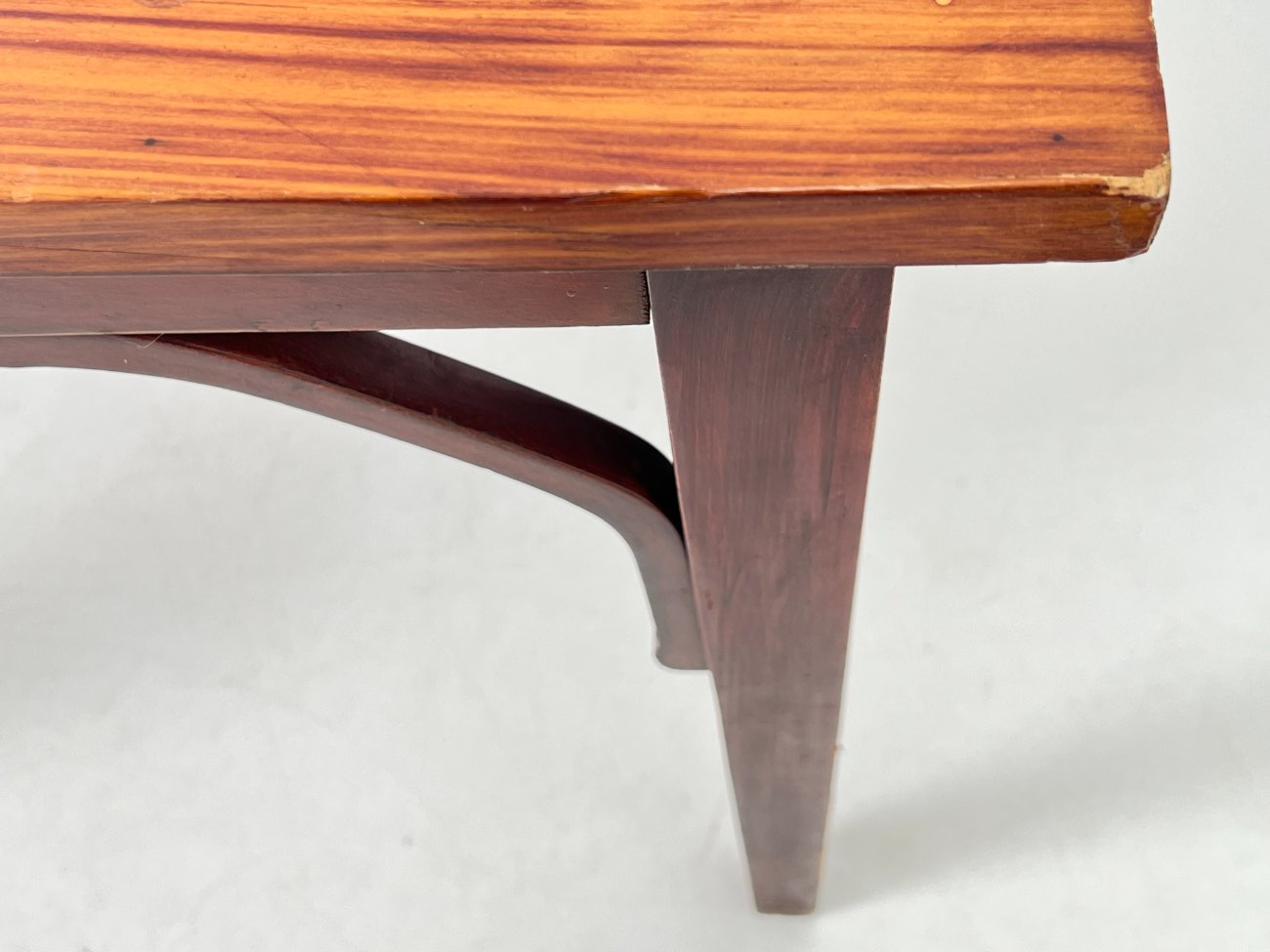 DL0210-stalai-8 Medinis valgomojo stalas 87x121x78 cm