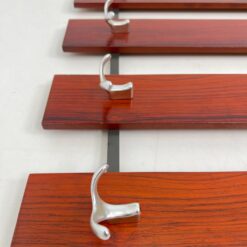 Sieninė pakabinama raudonmedžio kabykla 12x63x102 cm