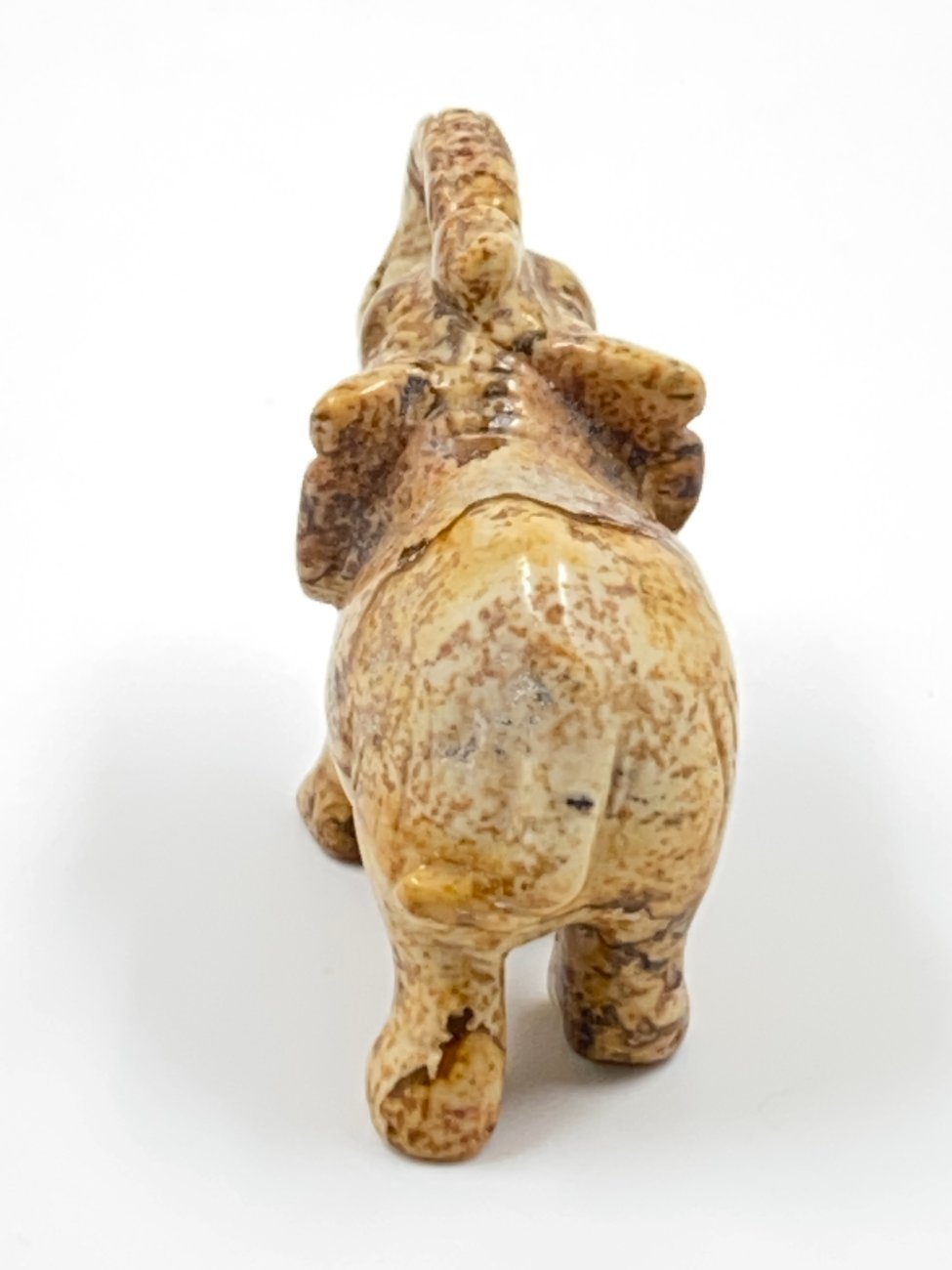 E0952-kitokios-skulpturos-4 Dramblio statula iš marmuro 1,5×4,5×4 cm