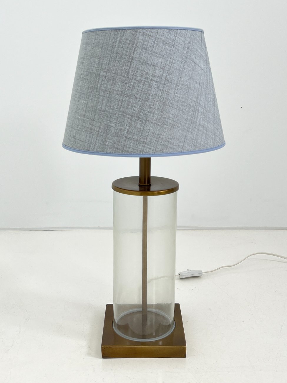 ES0515-staliniai-sviestuvai-3 “Hallberg” metaliniai staliniai šviestuvai 2 vnt. Komplektas 30x30x61 cm