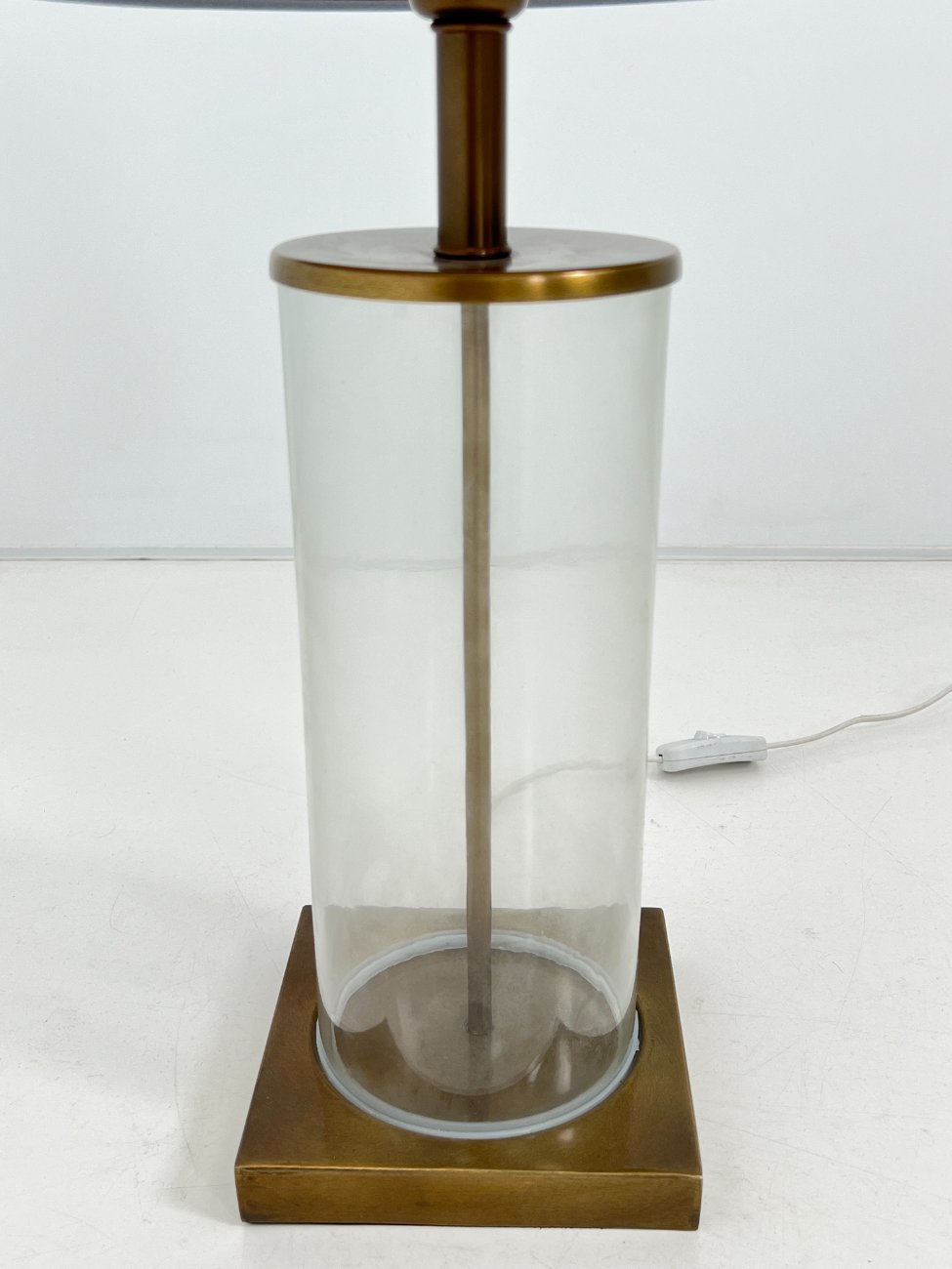 ES0515-staliniai-sviestuvai-6 “Hallberg” metaliniai staliniai šviestuvai 2 vnt. Komplektas 30x30x61 cm