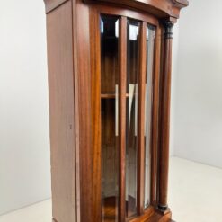 Nedideli pušies ir raudonmedžio bufetai 2 vnt. komplektas 51x40x150 cm