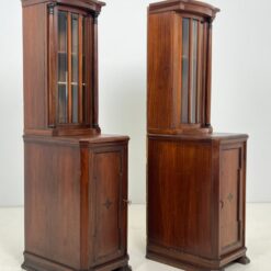 Nedideli pušies ir raudonmedžio bufetai 2 vnt. komplektas 51x40x150 cm