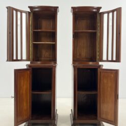 Nedideli pušies ir raudonmedžio bufetai 2 vnt. komplektas 51x40x150 cm