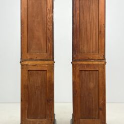 Nedideli pušies ir raudonmedžio bufetai 2 vnt. komplektas 51x40x150 cm