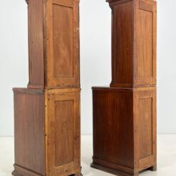 Nedideli pušies ir raudonmedžio bufetai 2 vnt. komplektas 51x40x150 cm