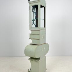 Art nouveau medinė indauja su stalčiais, raitytomis detalėmis 33x71x203 cm