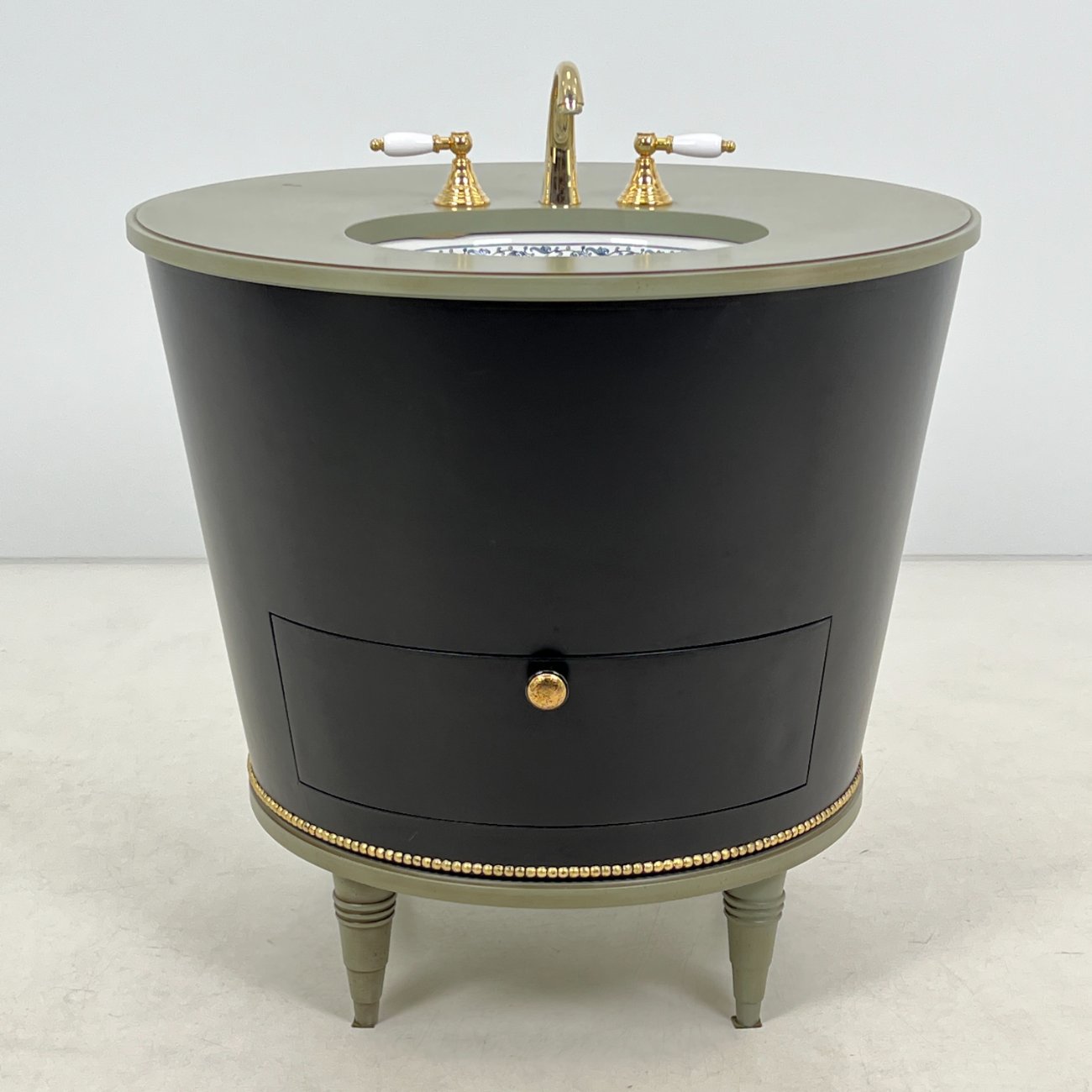 CY0289-spinteles-0 Apvali vonios spintelė su praustuvu ir maišytuvu 92x92x103,5 cm