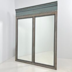 Dvigubas veidrodis sendintame mediniame rėme 6x139,5x174,5 cm