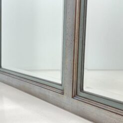 Dvigubas veidrodis sendintame mediniame rėme 6×139,5×174,5 cm