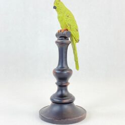 Polirezino statula “Žalia papūga ant stovo” 10x10x26 cm
