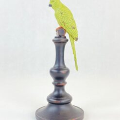 Polirezino statula “Žalia papūga ant stovo” 10x10x26 cm
