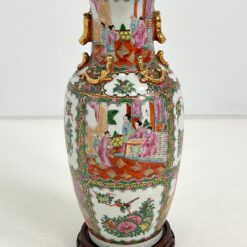 Rytietiška keramikinė vaza su raudonmedžio padėkliuku 20x20x50 cm