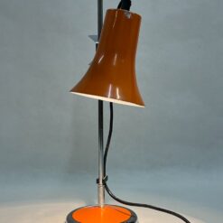 Vintažinis oranžinis reguliuojamo kampo stalinis šviestuvas 26x14x46 cm