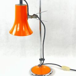 Vintažinis oranžinis reguliuojamo kampo stalinis šviestuvas 26x14x46 cm