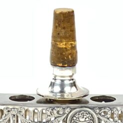 Sidabruoto metalo stovo ir 6 vnt. kamščių komplektas 5x24x16,5 cm