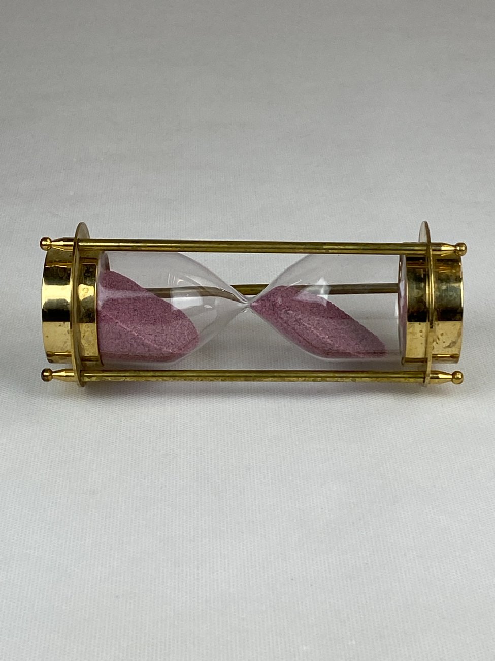 DL0359-laikrodziai-4 Žalvarinis 5 min smėlio laikrodis su kompasu 7x7x17 cm