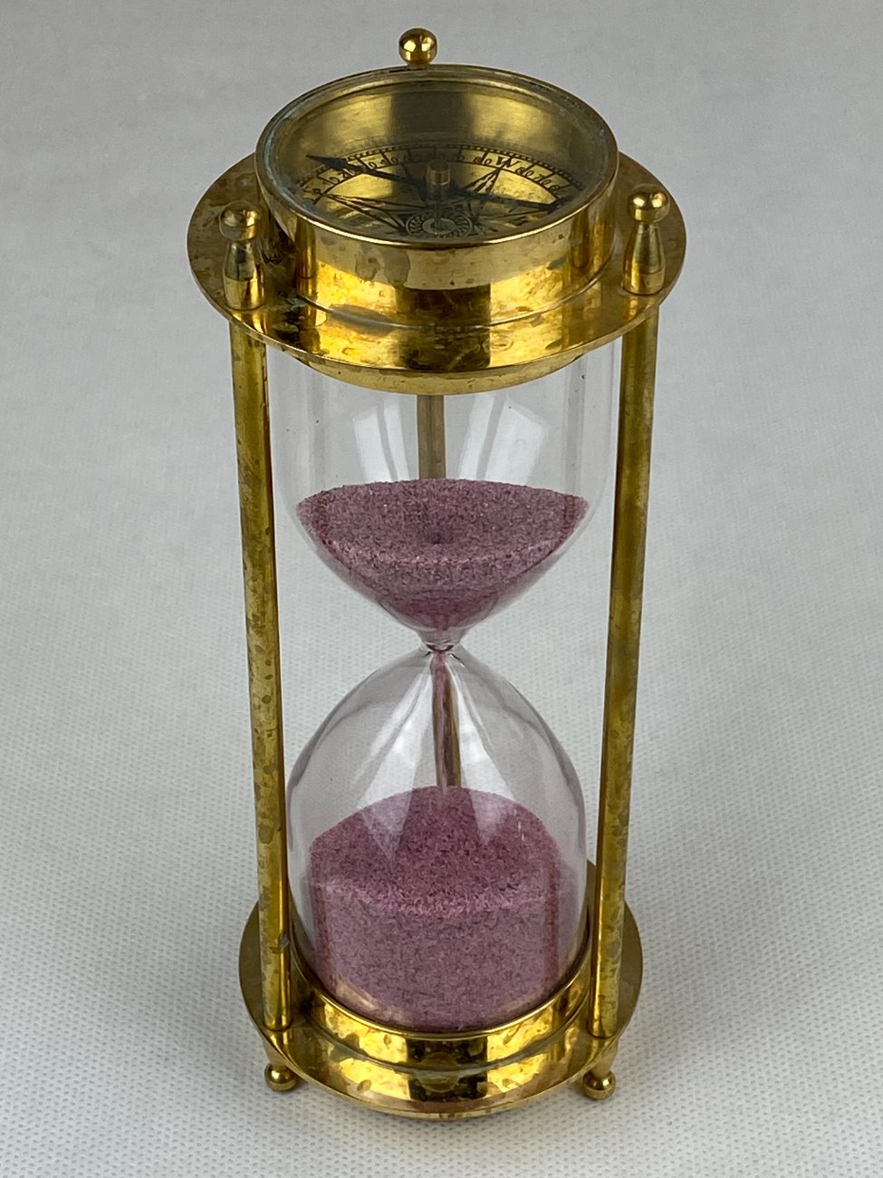 DL0359-laikrodziai-6 Žalvarinis 5 min smėlio laikrodis su kompasu 7x7x17 cm