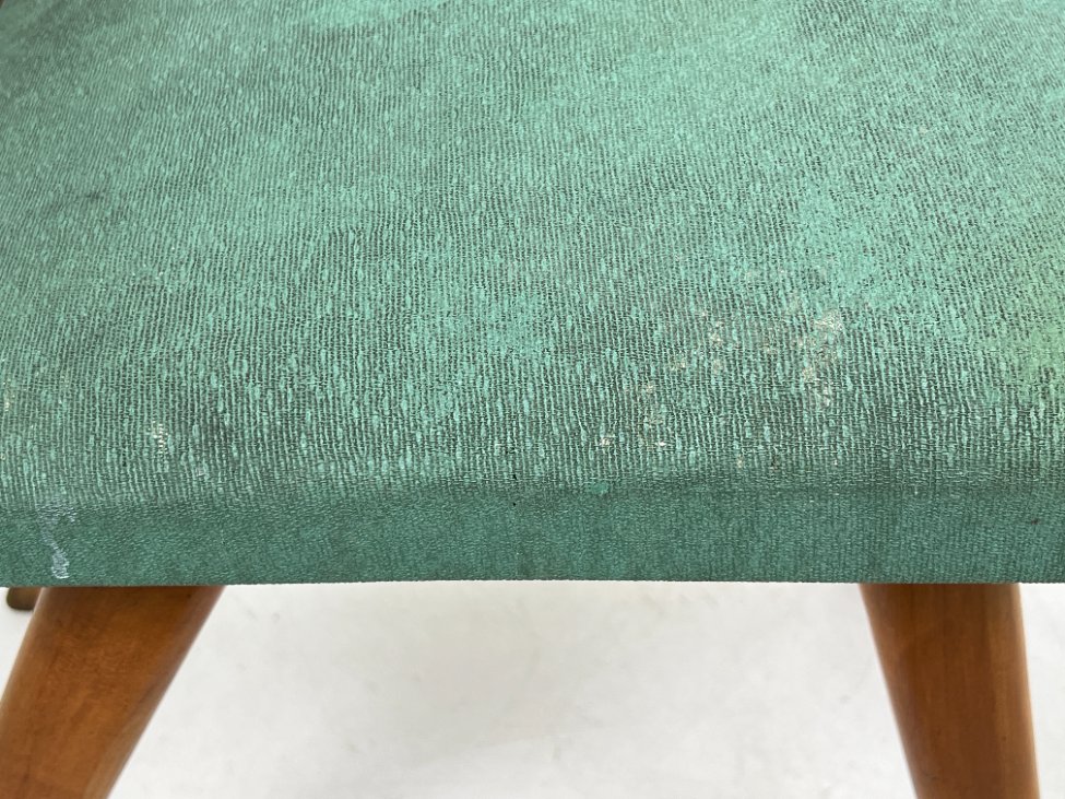 DL0360-kedes-12 Vintažinė medinė kėdė su dirbtine oda 51,5x42x81,5 cm, 45 cm