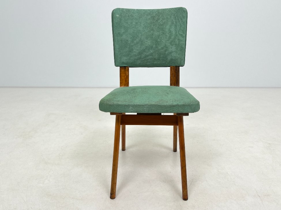 DL0360-kedes-2 Vintažinė medinė kėdė su dirbtine oda 51,5x42x81,5 cm, 45 cm