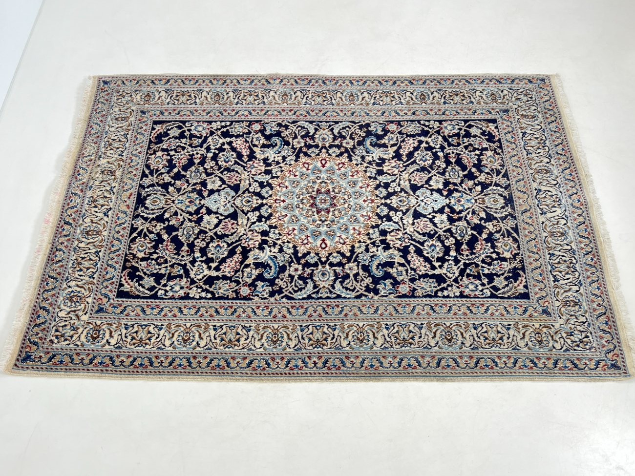 DL0361-kilimai-3 Vilnonis rankų darbo kilimas “Nain” 246x161x0,9 cm