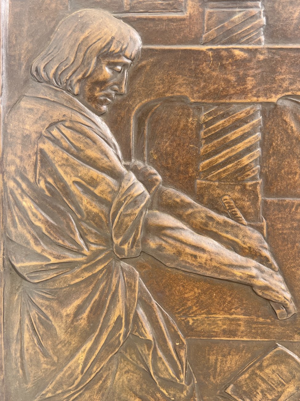 DL0363-kitokios-skulpturos-6 Bronzinis bareljefas ant ąžuolinio postamento 13,5x63x59,5 cm