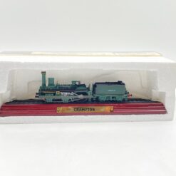Atlas Editions lokomotyvo modeliukas CRAMPTON dėžutėje 6,5x26x9 cm