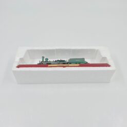 Atlas Editions lokomotyvo modeliukas CRAMPTON dėžutėje 6,5x26x9 cm